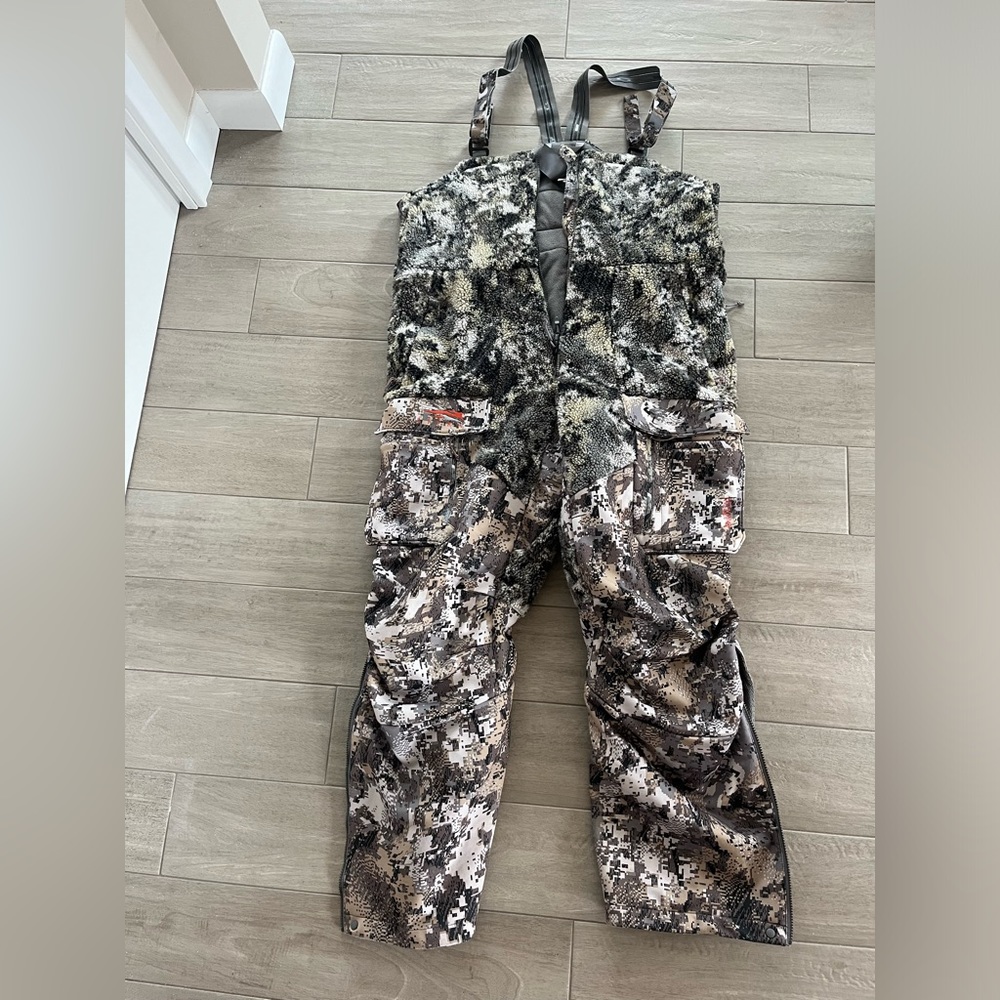 Sitka heavyweight camo hunting fanatic bib